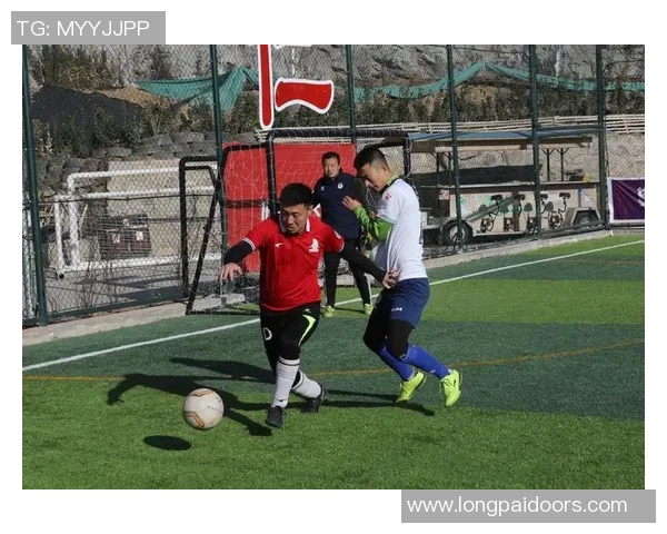 刘静独家分享足球心得与技巧助你提升球技与战术理解 刘静独家分享足球心得与技巧助你提升球技与战术理解